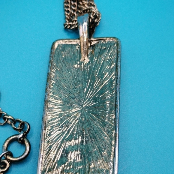 Jessica Simpson Multiple Strand Cabochon Rhinestone Pendant Gold Tone 16" - Picture 8 of 9